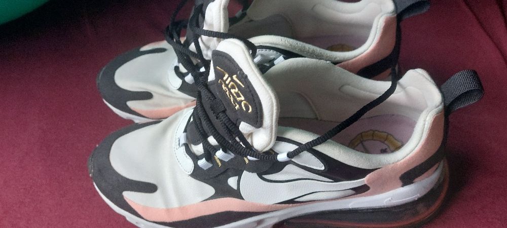 NIKE AIR MAX 270 REACT
Femei, Sneakers