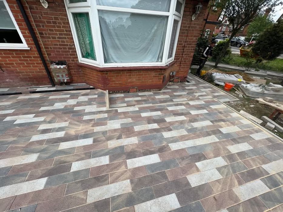 * Construcții & Renovări Complete