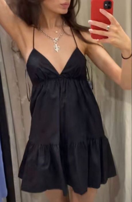 Черна рокля Zara