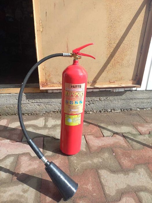Огнетушитель углекислотный (ОУ)