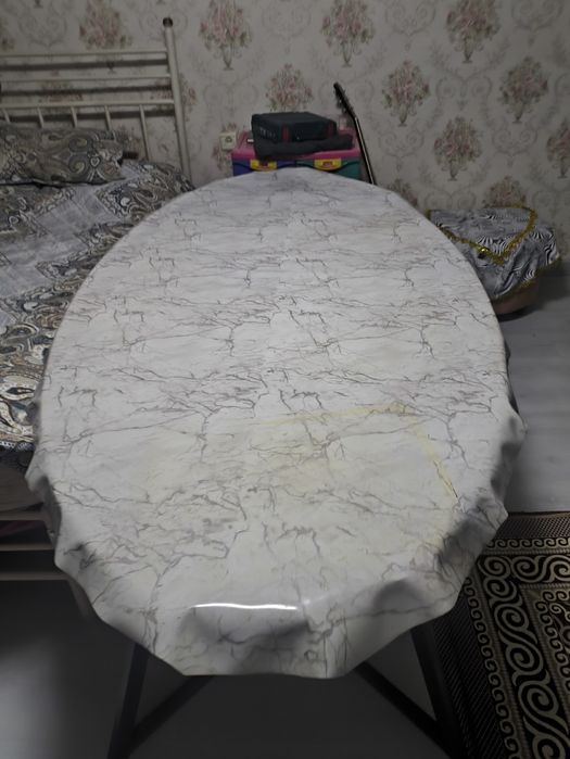 Стол для кухни и зала