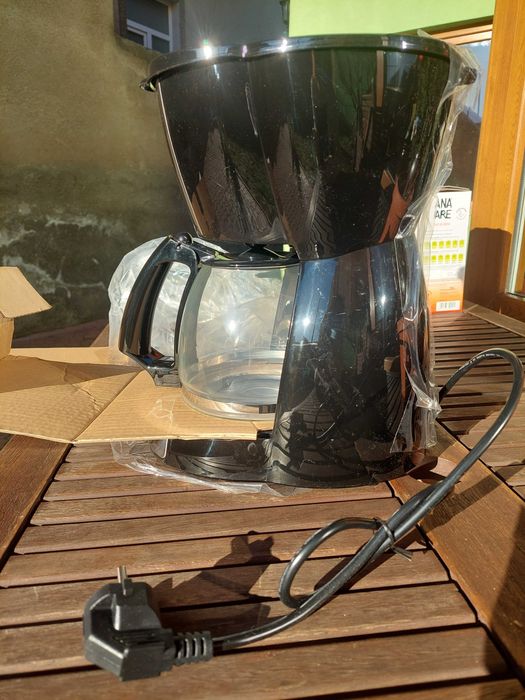 Vand cafetiera Daewoo DCM900B noua