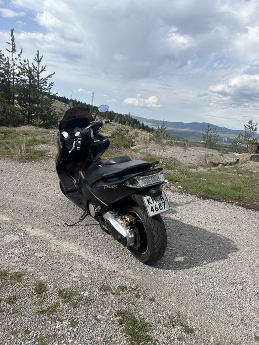 Здравйте продавам Yamaha t max.