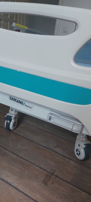 Vând pat medical cu saltea și suport perfuzii