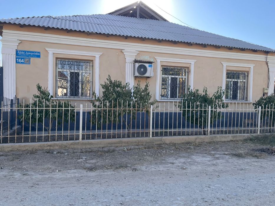 Тез арада үй сатылады