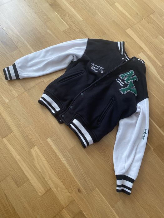 Vând jacketă  New York,Zara ( mărimea 9,10 ani,1,40 )