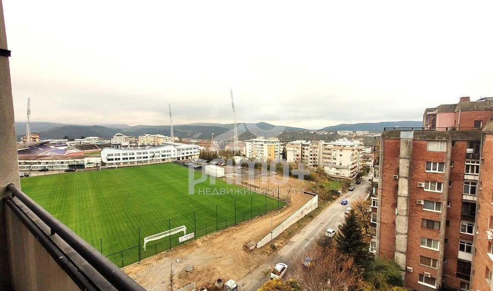 Дава се под наем Тристаен апартамент в Велико Търново, Център - 100 кв.м за 357 € - Снимка #13