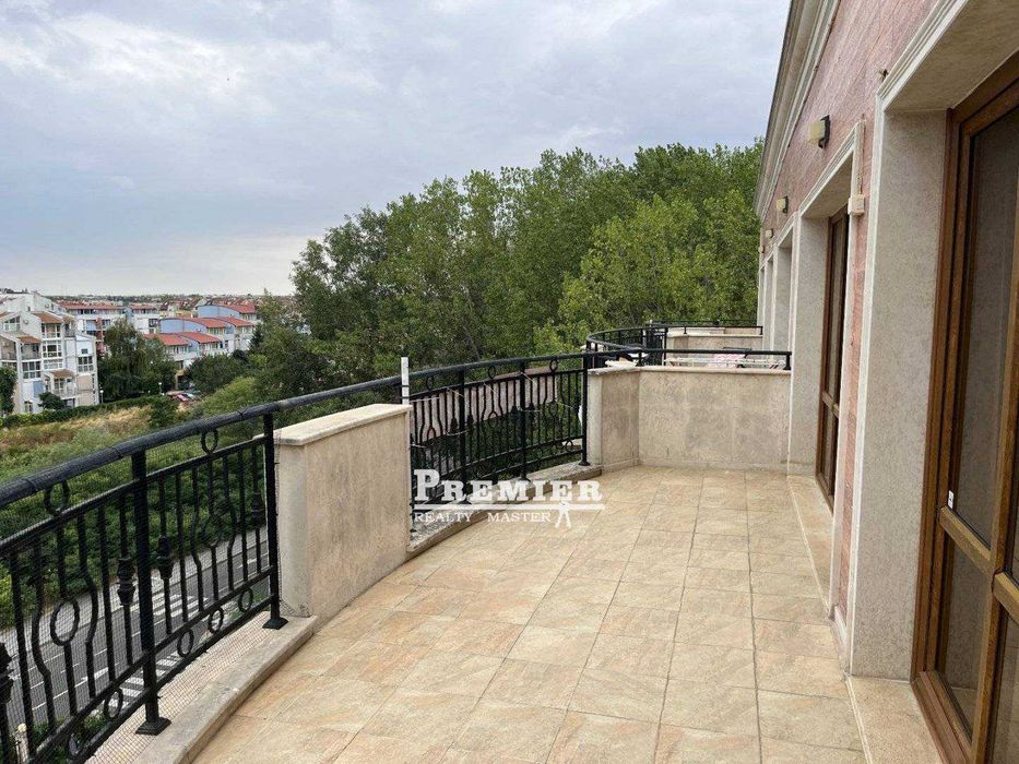 Продава се Двустаен апартамент в к.к. Слънчев бряг - 70 кв.м за 1343 €/кв.м - Снимка #6