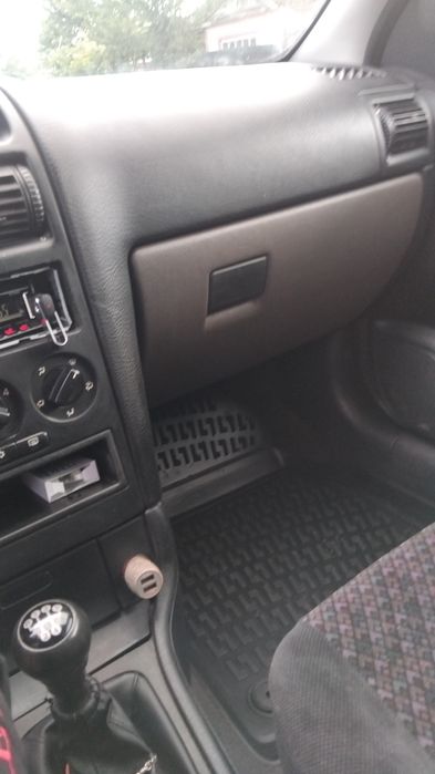 Vând Opel G 1,6 benzina