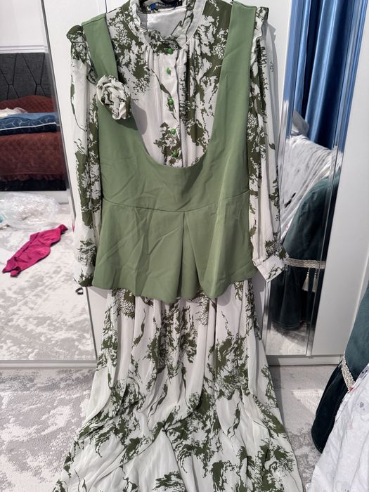 Продам платья с жакетом женский