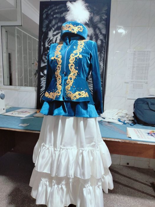 Казахский национальный костюмы