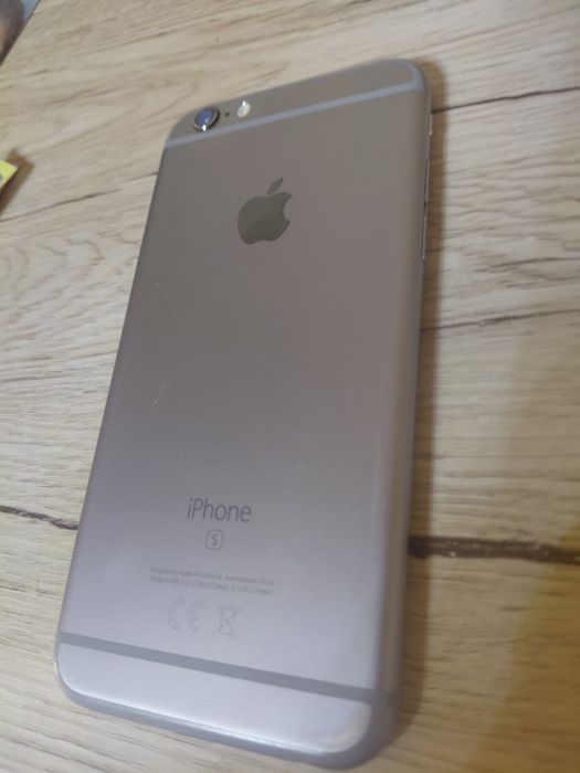 Iphone.   6S.  64