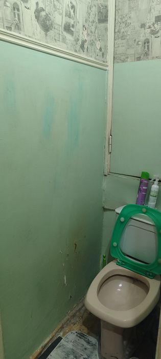 Массив Феруза продается 1  в 2 комн  2 й этаж, ремонт, таксопарк 4