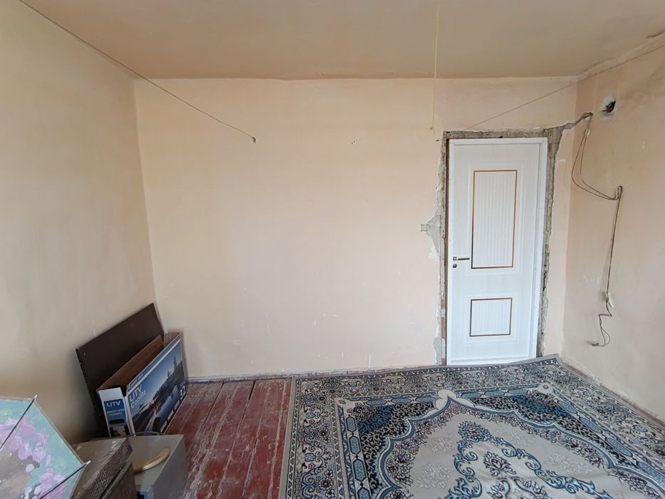 Uy sotiladi dom 4 xona