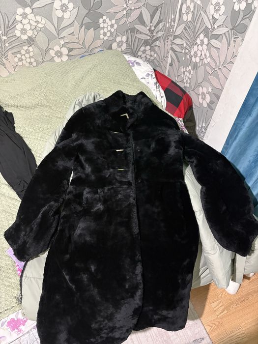 Продам шубу натуральный мутон