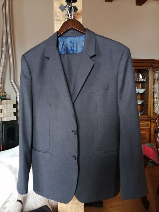 Мъжки костюм фина 100% вълна