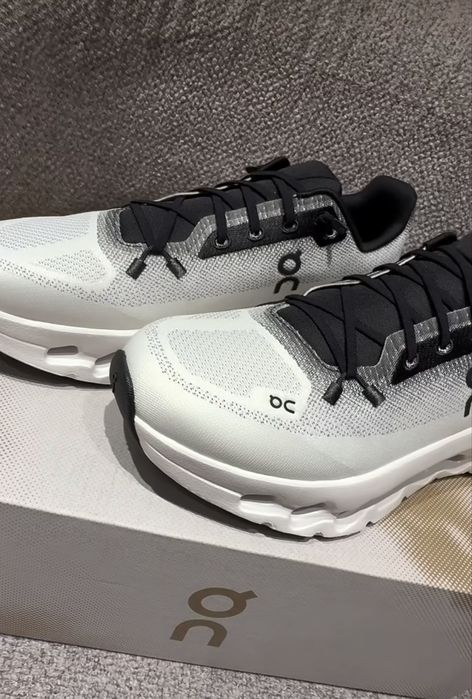 On кросовки, топовая расцветка