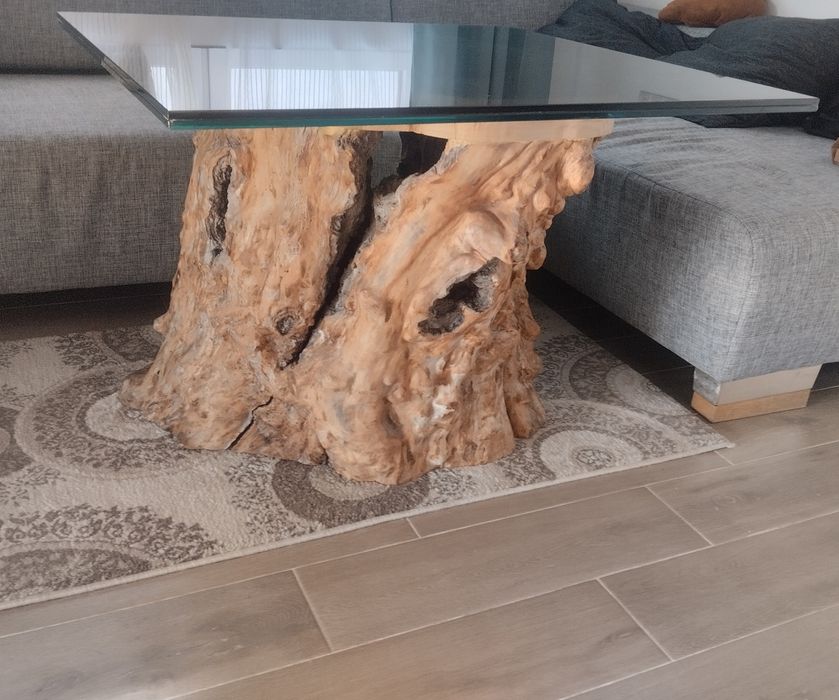 Masă din trunchi de măr