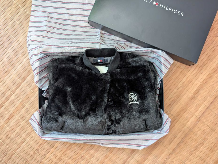 Jacheta copii Tommy Hilfiger, bomber blana ecologica, marime 98, noua