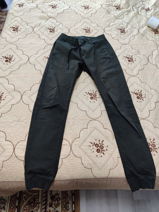 Продам брюки для мальчиков