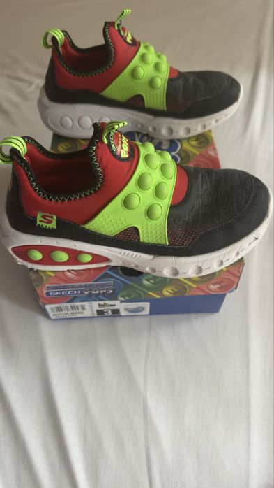 Маратонки Skechers POPS