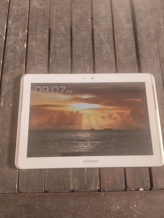 Продавам таблет samsung Gt-p5110