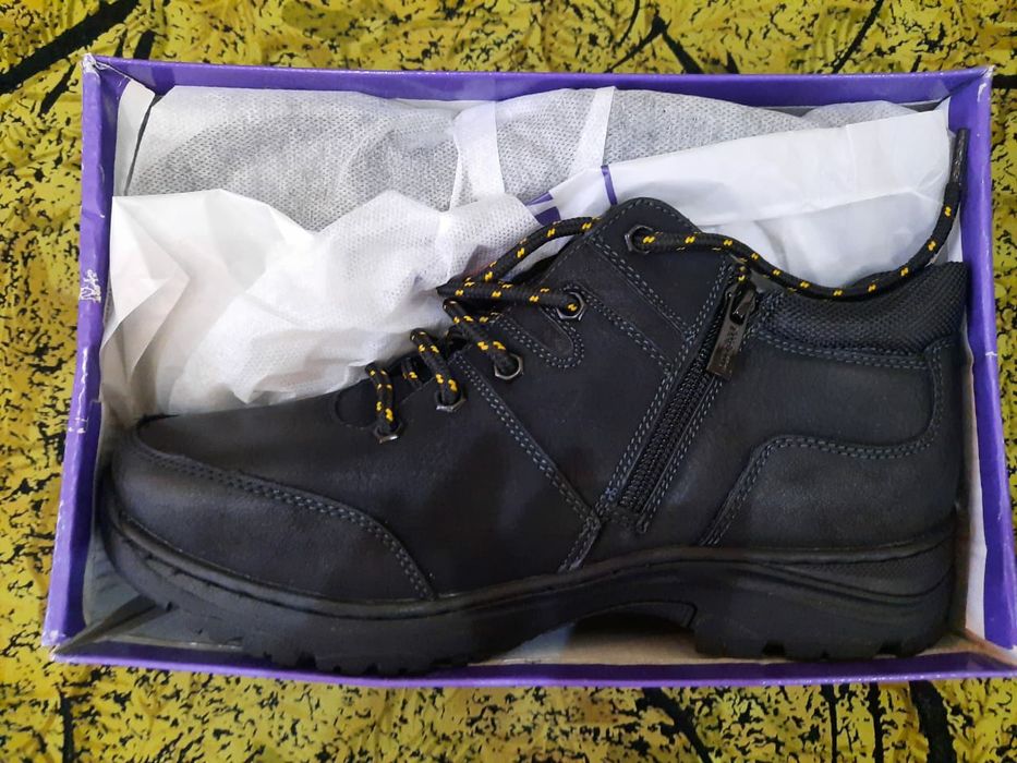 Новые  кроссовки