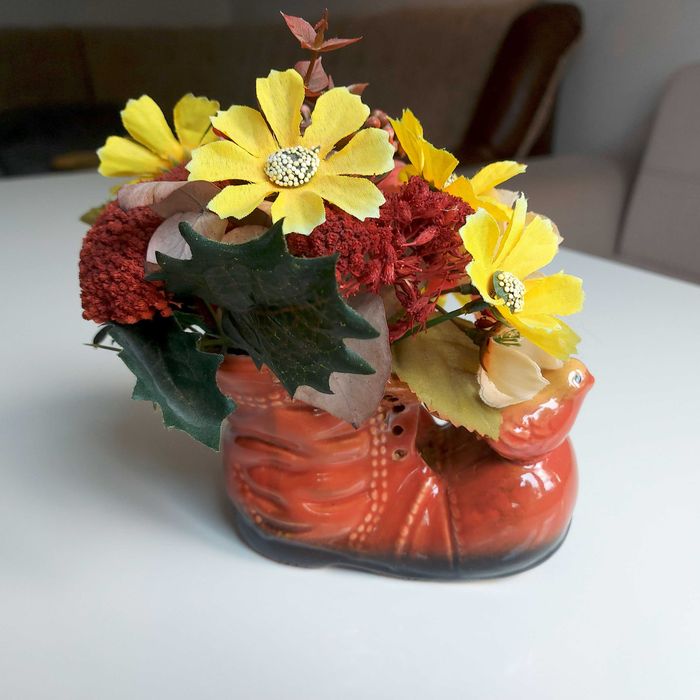 Vază ghetuță ceramică cu aranjament flori de toamnă – Decor rustic