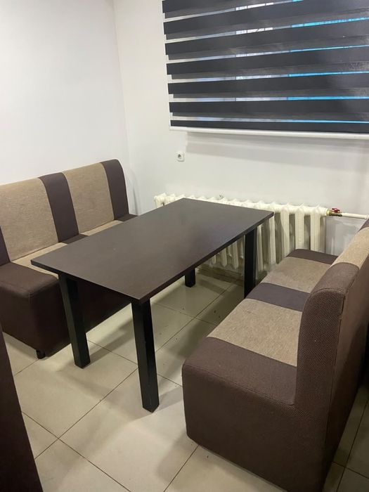 Продам стол с диванчиком