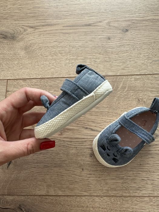 Продам сандалии для мадышей