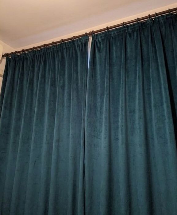 Vand draperii stare excelentă