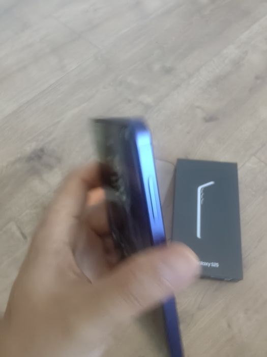 Продам Samsung S25 12/128 Navy
