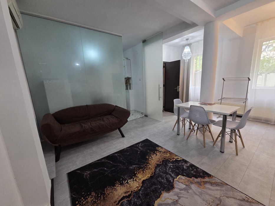 Particular, inchiriez studiou foarte spatios Dristor-metrou