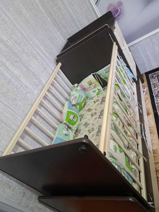 Детский кровать хорошего сост.