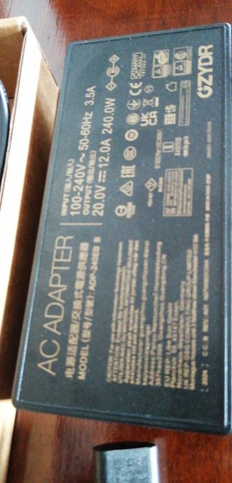 Vand incarcator laptop 240w