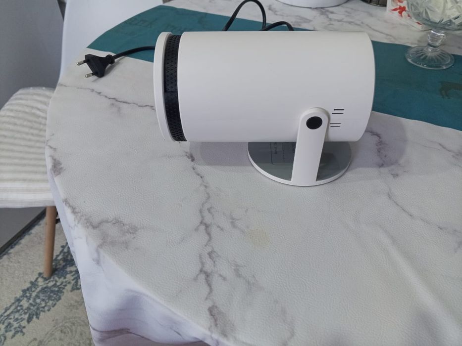 Продам проектор в хорошем состоянии