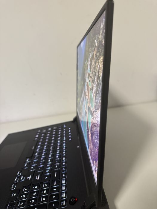 ASUS ROG STRIX G713RS rog seriozitate