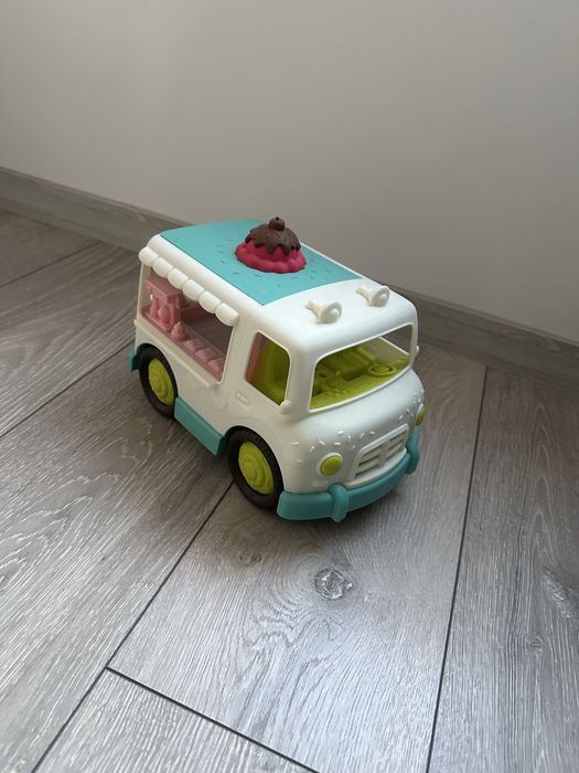 детско пиано, светеща топка, камионче за сладолед