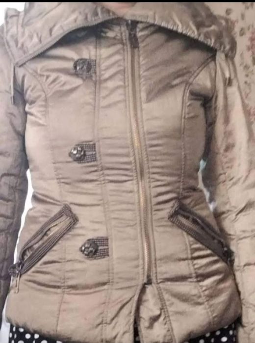 Продам осеннюю куртку