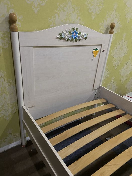 Кровать одинарная