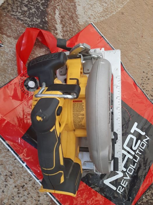 Devalt circula r20v dcs570 brushles