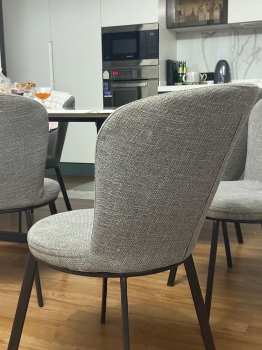 Стулья серые с металлическими ножками