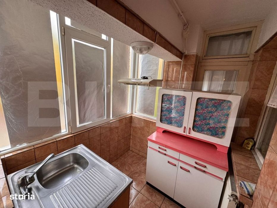 Apartament 2 camere decomandate etajul 1 George Enescu,Liceul de Chimi