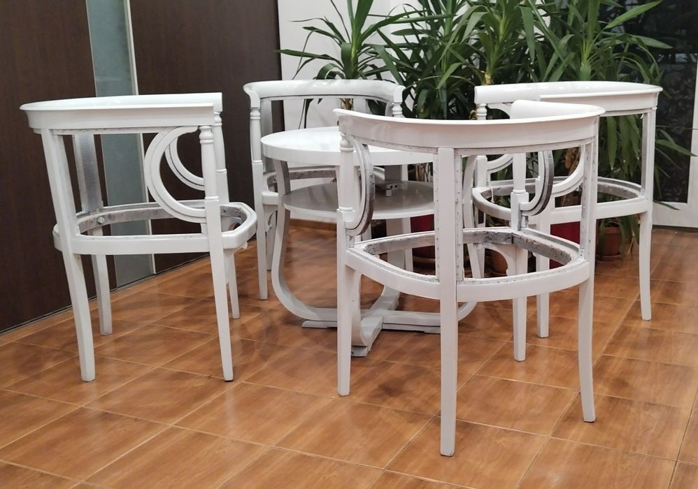 Mobilier stil  partial restaurat  culoare alba