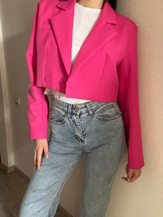 Пиджак розовый укороченный