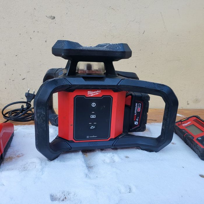 Nivelă laser Milwaukee M18 RLOH600