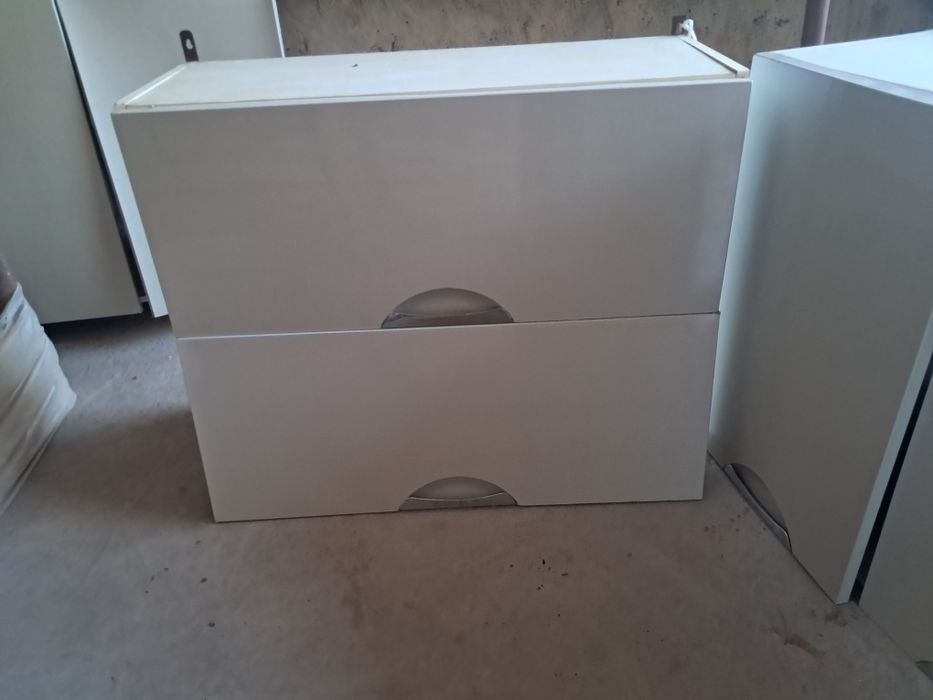 Oshxona mebel sotiladi