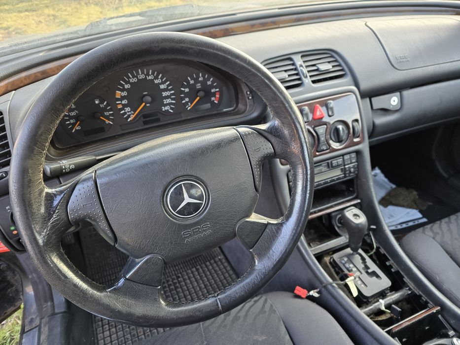 Продавам мерцедес цлк на части