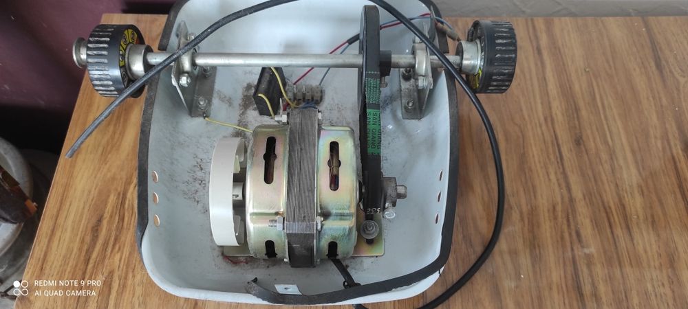 Мотор от тринажера.