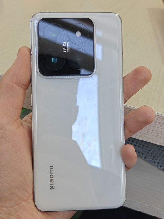 Xiaomi 14 pro 12/256 China